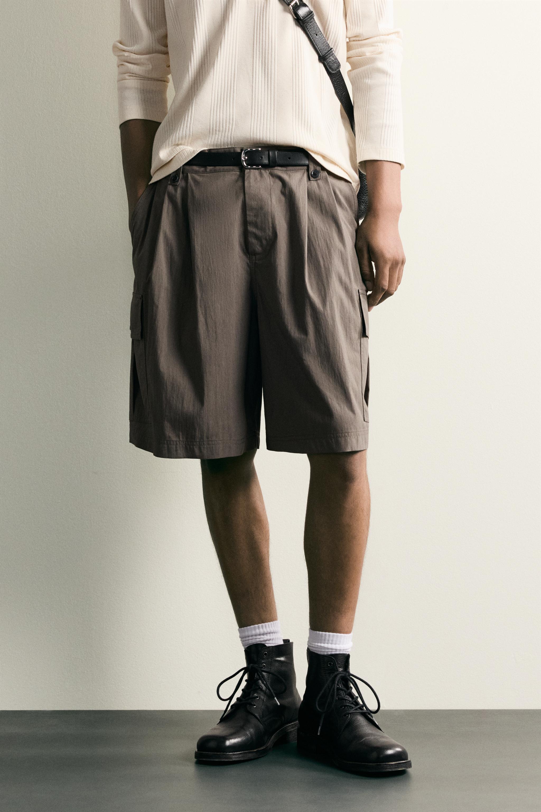 RELAXED FIT PLEATED CARGO SHORTS